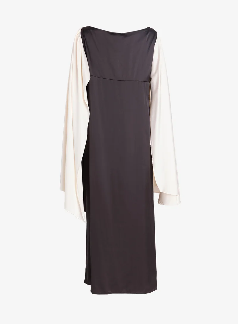 Khizana Plus size Drapped Dress With Cape Sleeves